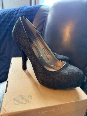 Maurice's Black Lace Platform Closed Toe Heels